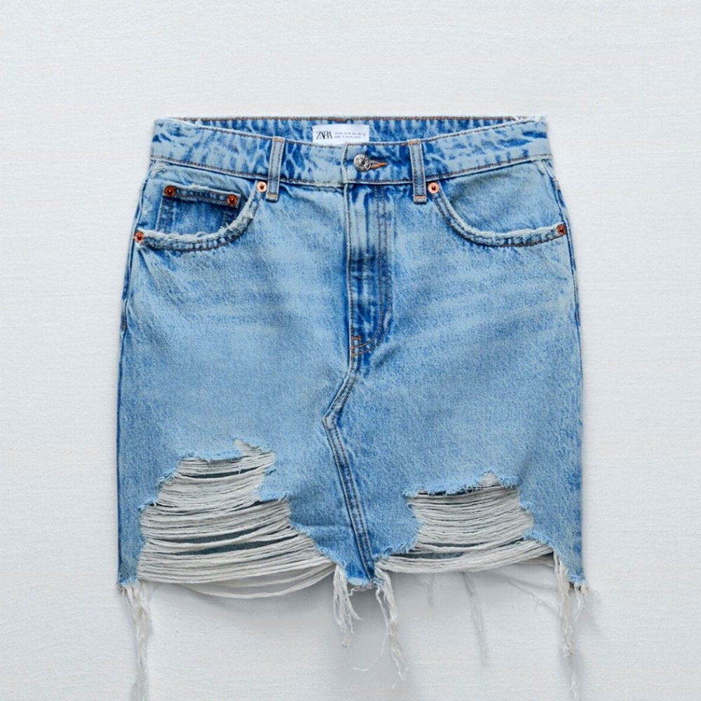 ZARA Distressed Denim Skirt (M)
